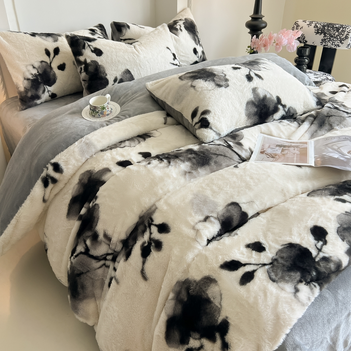 91家纺网 家纺一手货源 找家纺 同田家纺 2025新款法式风兔绒牛奶绒四件套 水墨