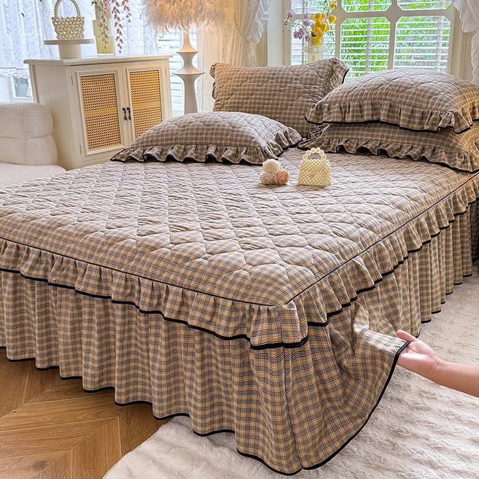 91家纺网 家纺一手货源 找家纺 优家居 2025新品水洗棉夹棉床裙单件三件套韩版水洗皱皱纱夹棉床盖床罩直播爆款 巴宝格-咖