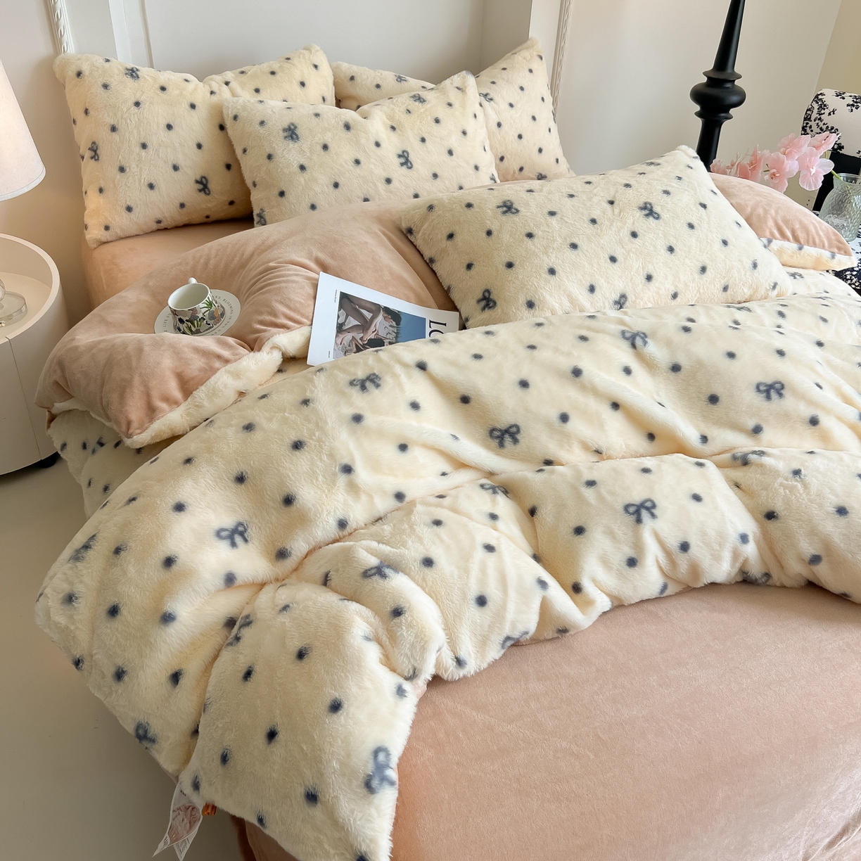 91家纺网 家纺一手货源 找家纺 同田家纺 2025新款法式风兔绒牛奶绒四件套 小蝴蝶结-黄