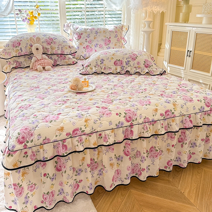 91家纺网 家纺一手货源 找家纺 优家居 2025新品水洗棉夹棉床裙单件三件套韩版水洗皱皱纱夹棉床盖床罩直播爆款 紫雾花园