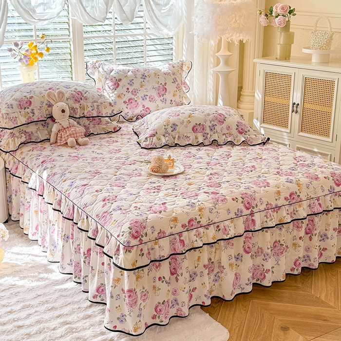 91家纺网 家纺一手货源 找家纺 优家居 2025新品水洗棉夹棉床裙单件三件套韩版水洗皱皱纱夹棉床盖床罩直播爆款 紫雾花园