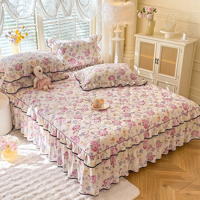 91家纺网 家纺一手货源 找家纺 优家居 2025新品水洗棉夹棉床裙单件三件套韩版水洗皱皱纱夹棉床盖床罩直播爆款 紫雾花园