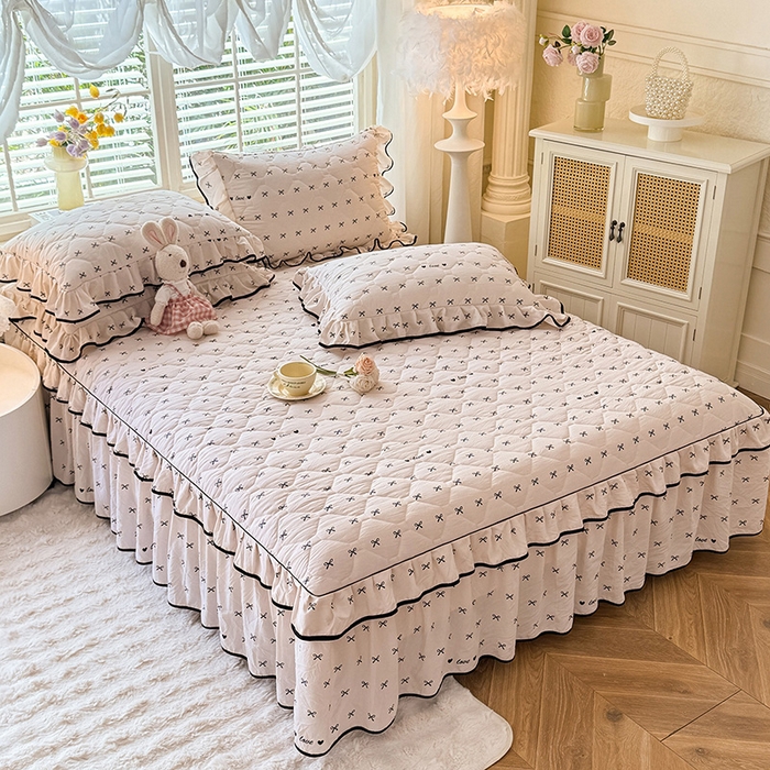 91家纺网 家纺一手货源 找家纺 优家居 2025新品水洗棉夹棉床裙单件三件套韩版水洗皱皱纱夹棉床盖床罩直播爆款 爱心蝴蝶结