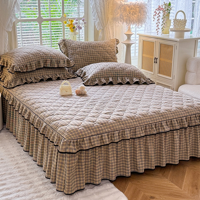 91家纺网 家纺一手货源 找家纺 优家居 2025新品水洗棉夹棉床裙单件三件套韩版水洗皱皱纱夹棉床盖床罩直播爆款 巴宝格-咖