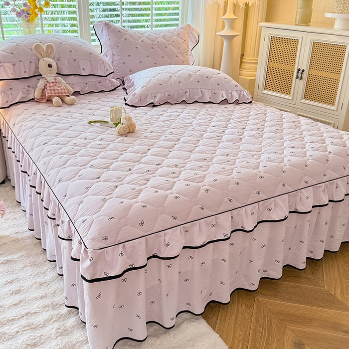 91家纺网 家纺一手货源 找家纺 优家居 2025新品水洗棉夹棉床裙单件三件套韩版水洗皱皱纱夹棉床盖床罩直播爆款 粉雾结语