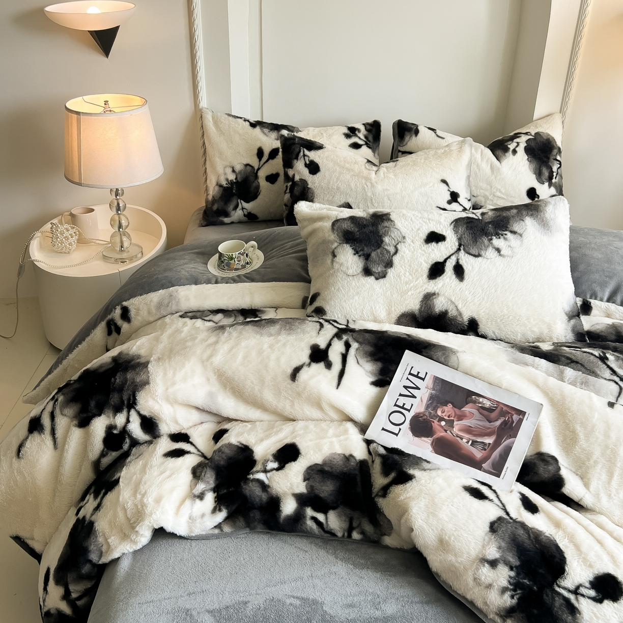 91家纺网 家纺一手货源 找家纺 同田家纺 2025新款法式风兔绒牛奶绒四件套 水墨