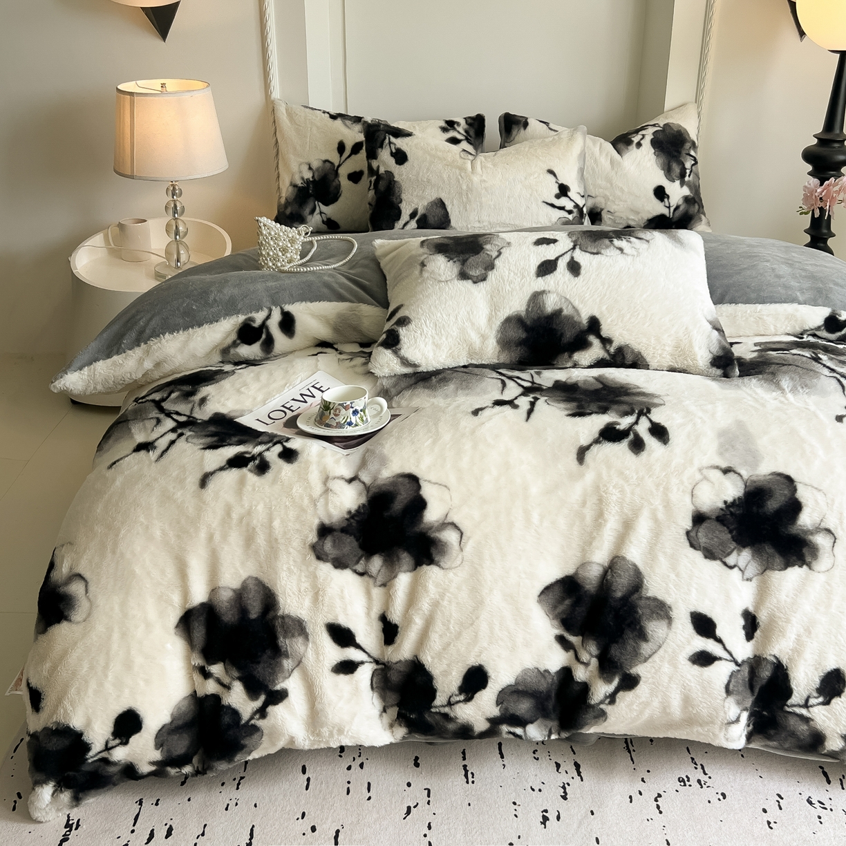 91家纺网 家纺一手货源 找家纺 同田家纺 2025新款法式风兔绒牛奶绒四件套 水墨