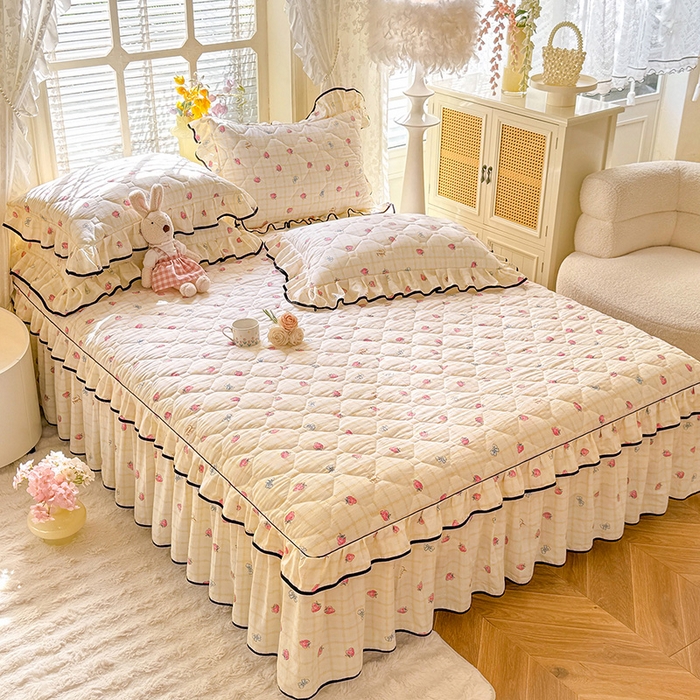 91家纺网 家纺一手货源 找家纺 优家居 2025新品水洗棉夹棉床裙单件三件套韩版水洗皱皱纱夹棉床盖床罩直播爆款 莓好时光