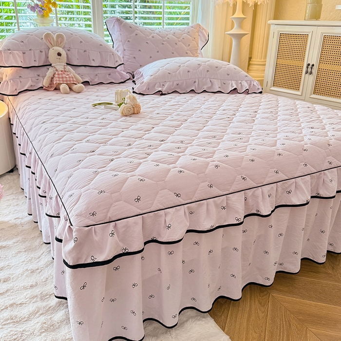 91家纺网 家纺一手货源 找家纺 优家居 2025新品水洗棉夹棉床裙单件三件套韩版水洗皱皱纱夹棉床盖床罩直播爆款 粉雾结语