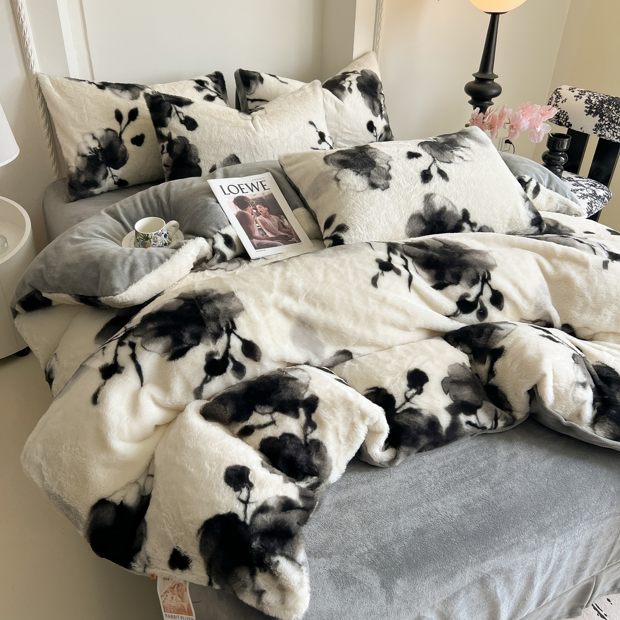 91家纺网 家纺一手货源 找家纺 同田家纺 2025新款法式风兔绒牛奶绒四件套 水墨