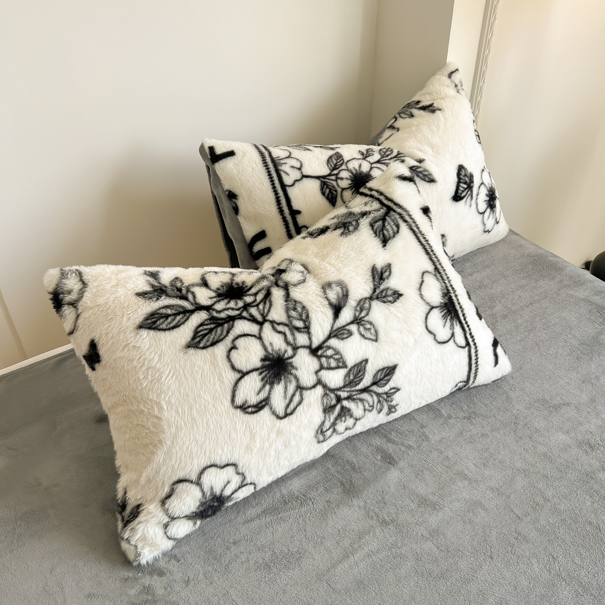 91家纺网 家纺一手货源 找家纺 同田家纺 2025新款法式风兔绒牛奶绒四件套 蝶恋花