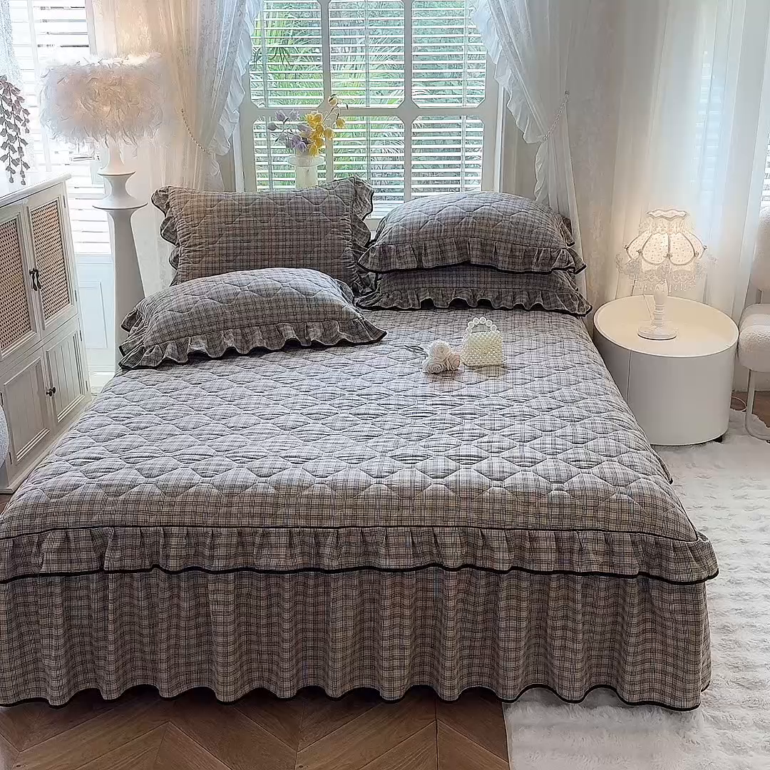 91家纺网 家纺一手货源 找家纺 优家居 2025新品水洗棉夹棉床裙单件三件套韩版水洗皱皱纱夹棉床盖床罩直播爆款 巴宝格-咖