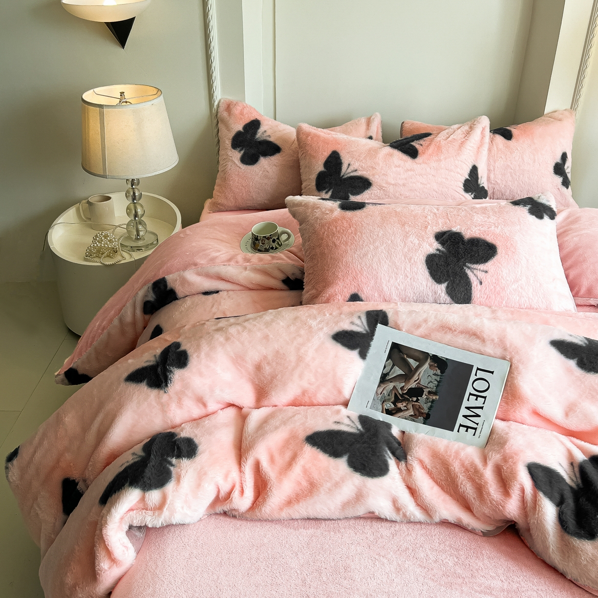 91家纺网 家纺一手货源 找家纺 同田家纺 2025新款法式风兔绒牛奶绒四件套 黑蝴蝶