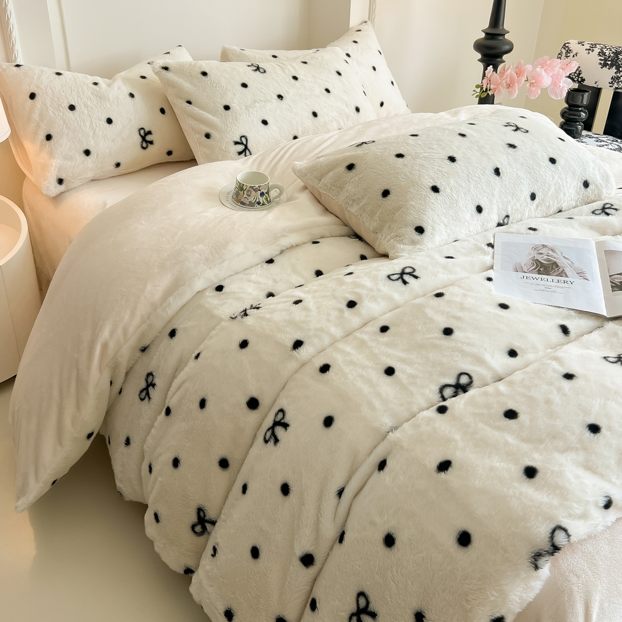 91家纺网 家纺一手货源 找家纺 同田家纺 2025新款法式风兔绒牛奶绒四件套 小蝴蝶结