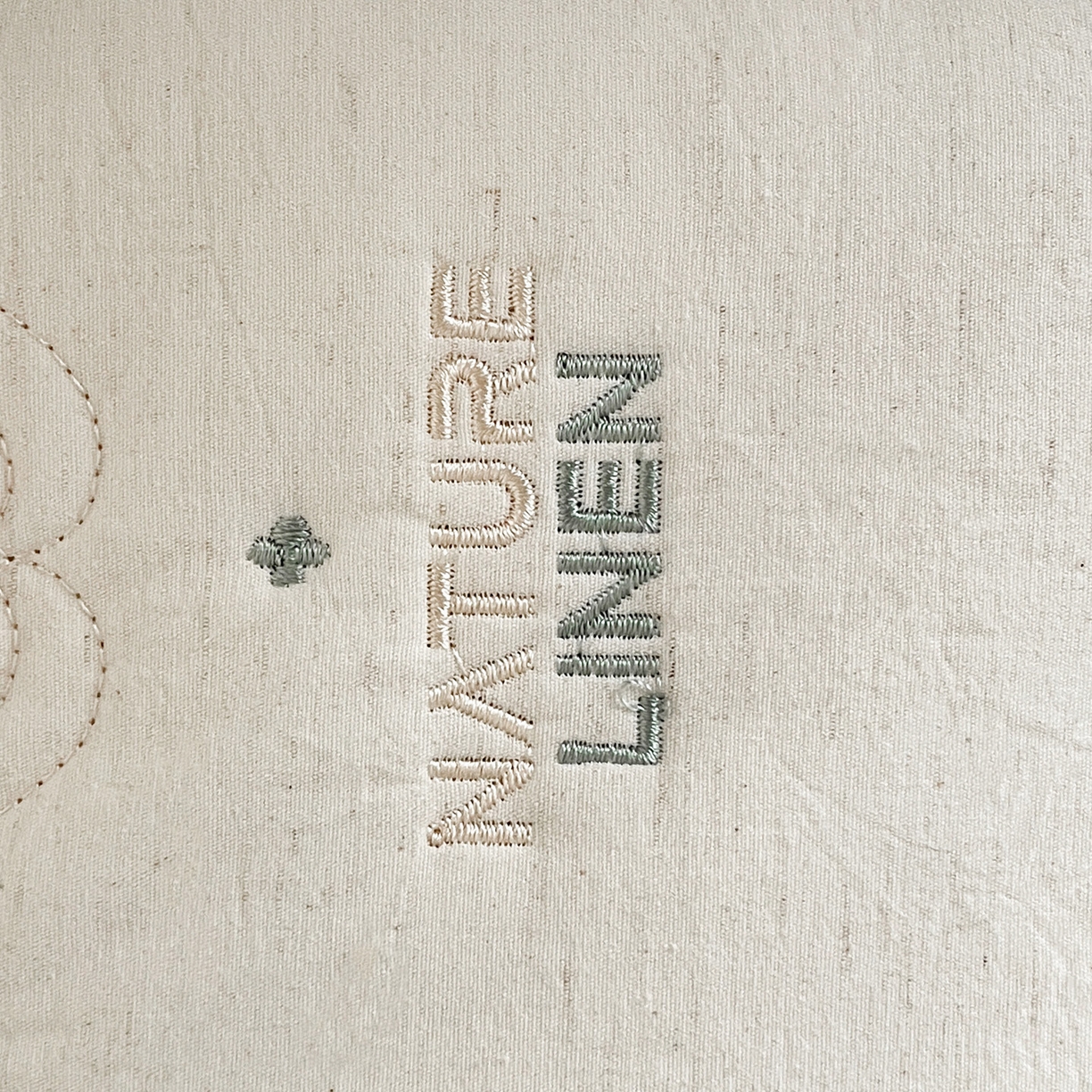 91家纺网 家纺一手货源 找家纺 （总）亦帆枕芯 2025秋冬新款深养棉麻护颈枕养生枕头枕芯