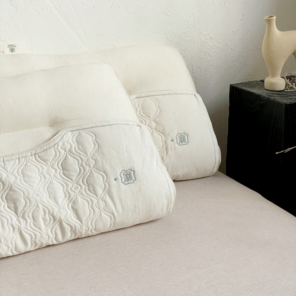 91家纺网 家纺一手货源 找家纺 亦帆枕芯 2025秋冬新款深养棉麻护颈枕养生枕头枕芯 单只装-深养棉麻护颈枕