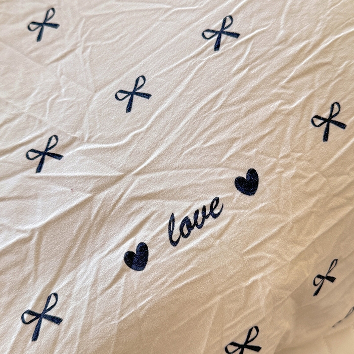 91家纺网 家纺一手货源 找家纺 优家居 2025新品水洗棉全夹棉床裙四件套韩版糯糯棉水洗皱皱纱床罩花边被套枕套直播爆款 爱心蝴蝶结