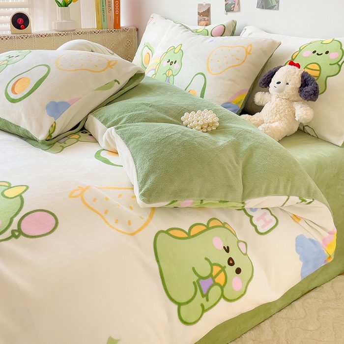 91家纺网 家纺一手货源 找家纺 西引力 2025新款亲肤舒适加厚牛奶绒印花四件套 宝贝奶龙