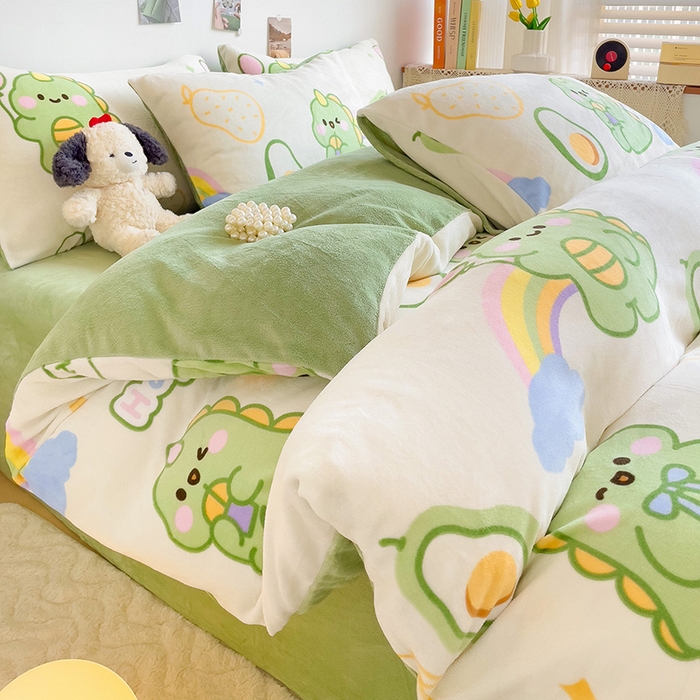 91家纺网 家纺一手货源 找家纺 西引力 2025新款亲肤舒适加厚牛奶绒印花四件套 宝贝奶龙