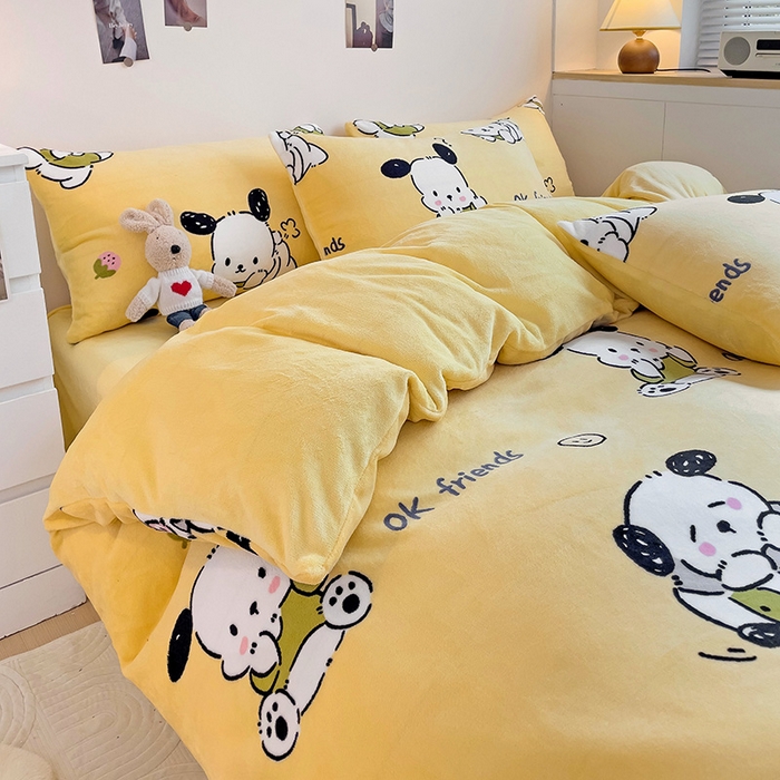 91家纺网 家纺一手货源 找家纺 西引力 2025新款亲肤舒适加厚牛奶绒印花四件套 调皮狗黄