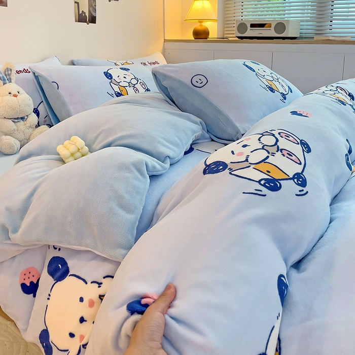 91家纺网 家纺一手货源 找家纺 西引力 2025新款亲肤舒适加厚牛奶绒印花四件套 调皮狗蓝