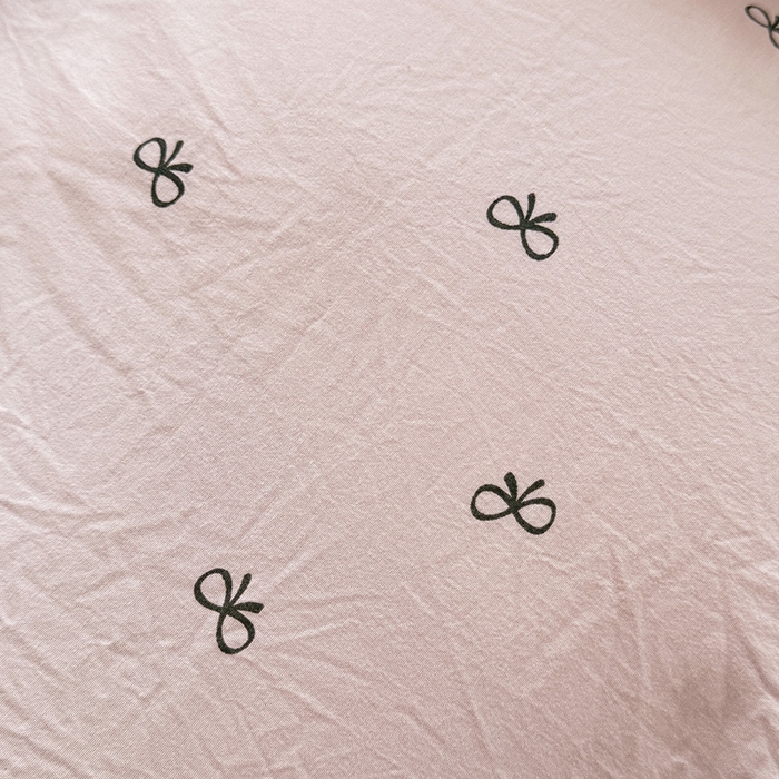 91家纺网 家纺一手货源 找家纺 优家居 2025新品水洗棉全夹棉床裙四件套韩版糯糯棉水洗皱皱纱床罩花边被套枕套直播爆款 粉雾结语