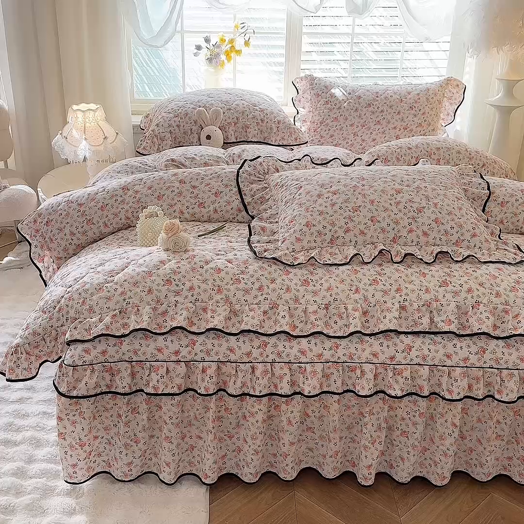 91家纺网 家纺一手货源 找家纺 优家居 2025新品水洗棉全夹棉床裙四件套韩版糯糯棉水洗皱皱纱床罩花边被套枕套直播爆款 陌上花开