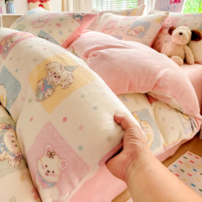 91家纺网 家纺一手货源 找家纺 西引力 2025新款亲肤舒适加厚牛奶绒印花四件套 动物乐园