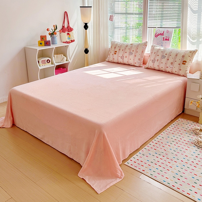 91家纺网 家纺一手货源 找家纺 西引力 2025新款亲肤舒适加厚牛奶绒印花四件套 粉泰迪