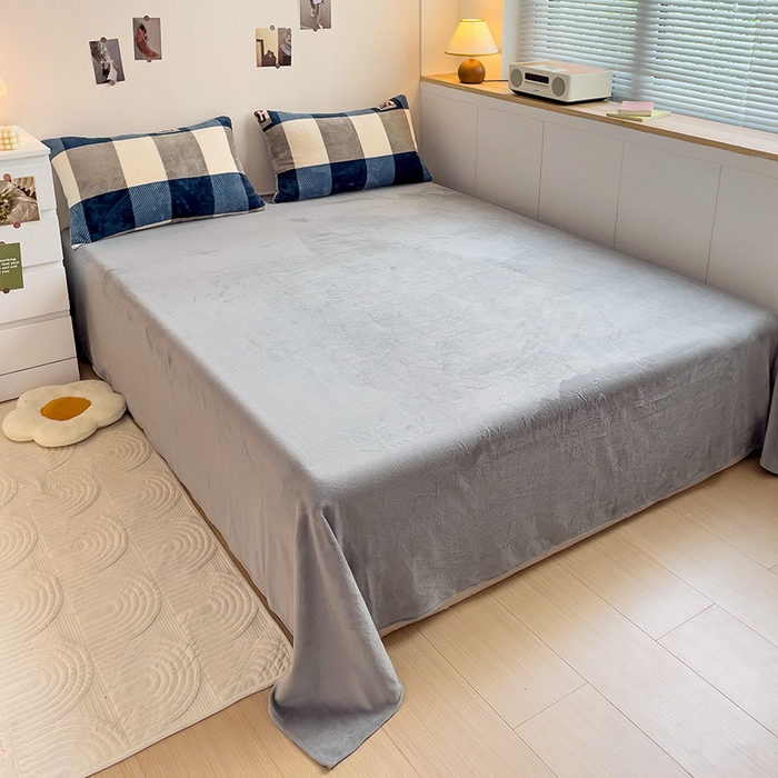 91家纺网 家纺一手货源 找家纺 西引力 2025新款亲肤舒适加厚牛奶绒印花四件套 格调蓝