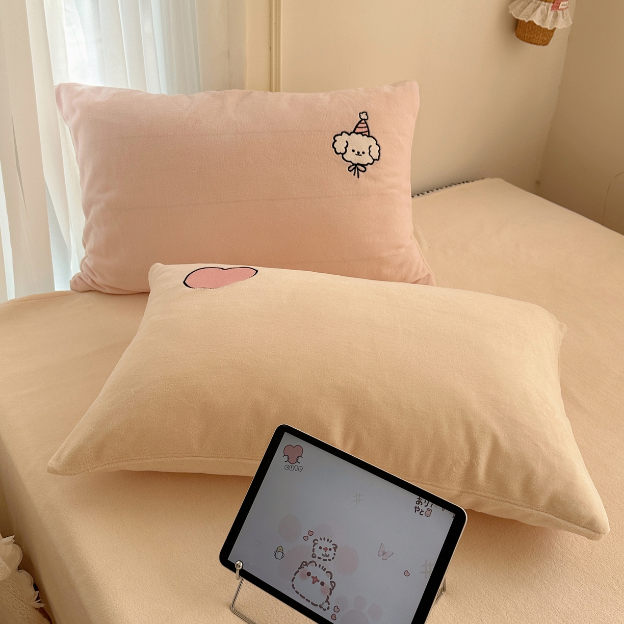 顾里家纺 2025新款韩系兔毛贴布绣牛奶绒四件套 爱心熊宝