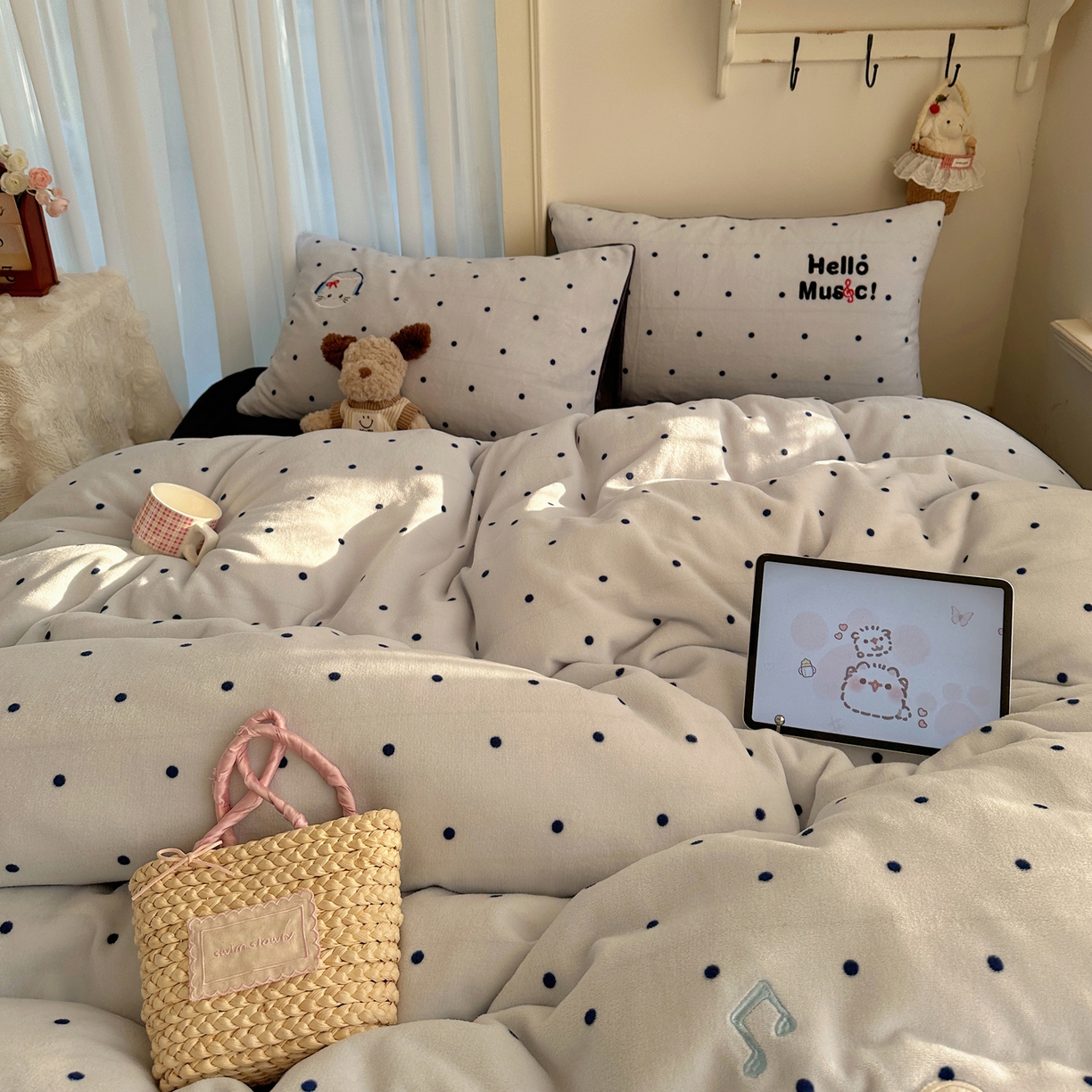 91家纺网 家纺一手货源 找家纺 顾里家纺 2025新款韩系兔毛贴布绣牛奶绒四件套 音乐猫咪