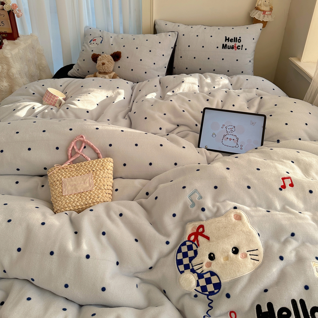 91家纺网 家纺一手货源 找家纺 顾里家纺 2025新款韩系兔毛贴布绣牛奶绒四件套 音乐猫咪