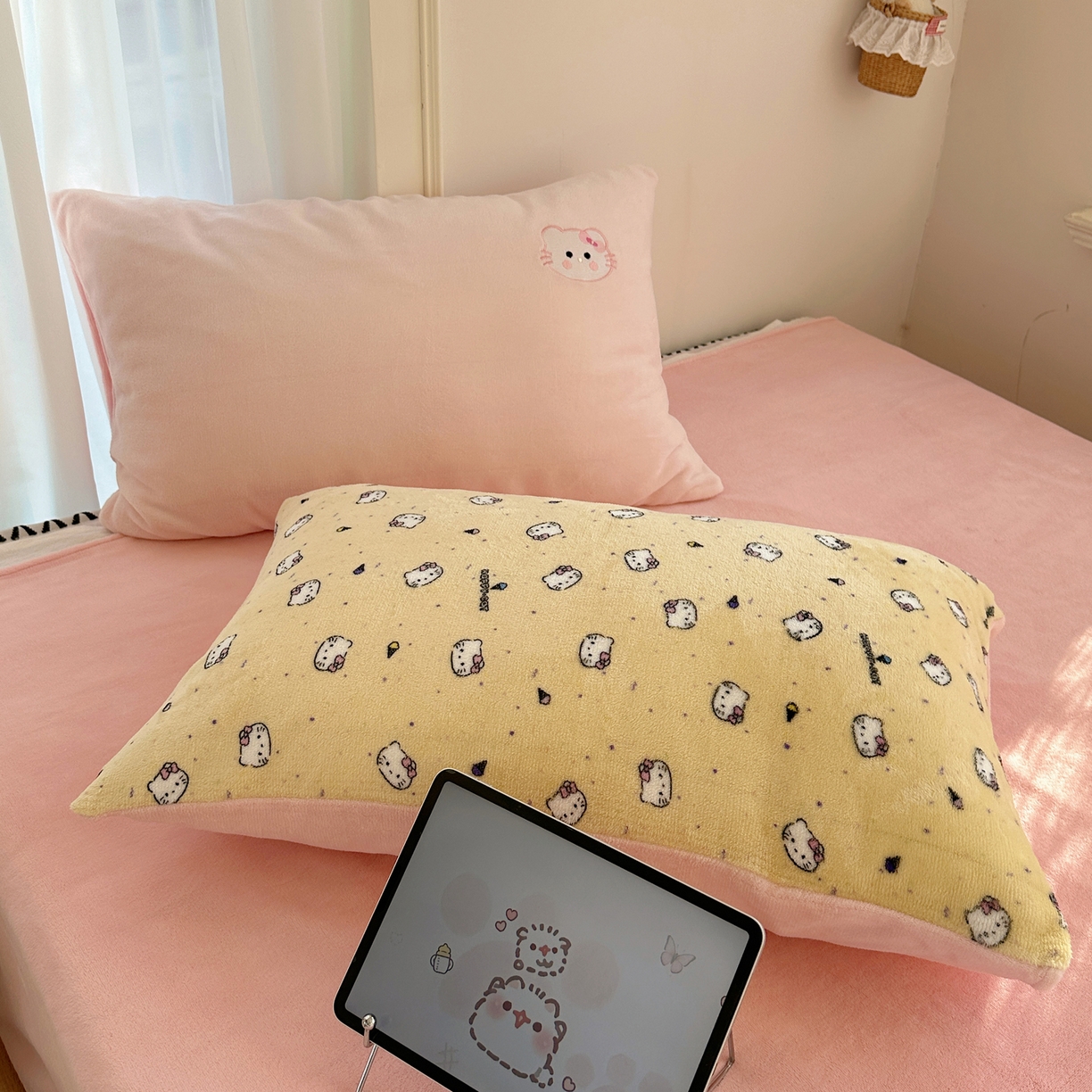 91家纺网 家纺一手货源 找家纺 顾里家纺 2025新款韩系兔毛贴布绣牛奶绒四件套 旺财猫咪