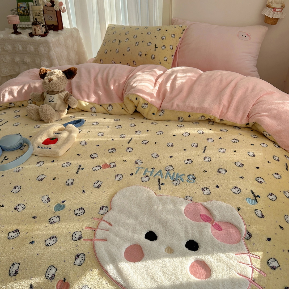 91家纺网 家纺一手货源 找家纺 顾里家纺 2025新款韩系兔毛贴布绣牛奶绒四件套 旺财猫咪