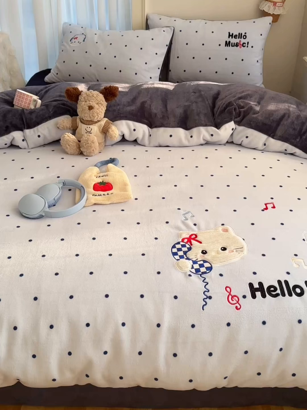 91家纺网 家纺一手货源 找家纺 顾里家纺 2025新款韩系兔毛贴布绣牛奶绒四件套 音乐猫咪