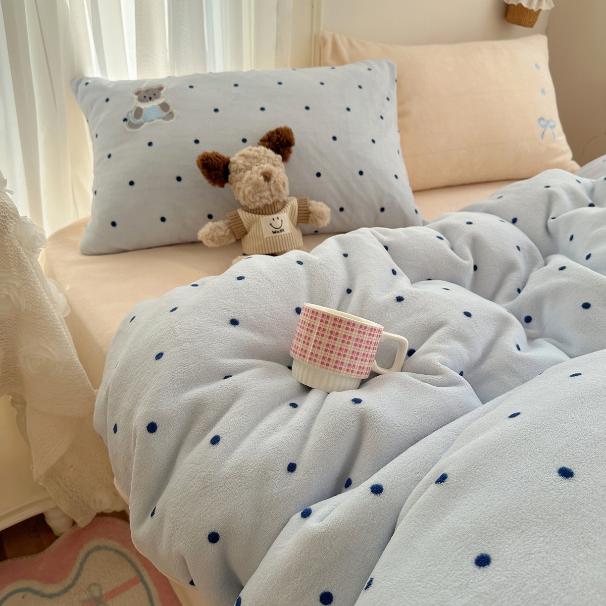 91家纺网 家纺一手货源 找家纺 顾里家纺 2025新款韩系兔毛贴布绣牛奶绒四件套 甜心小熊