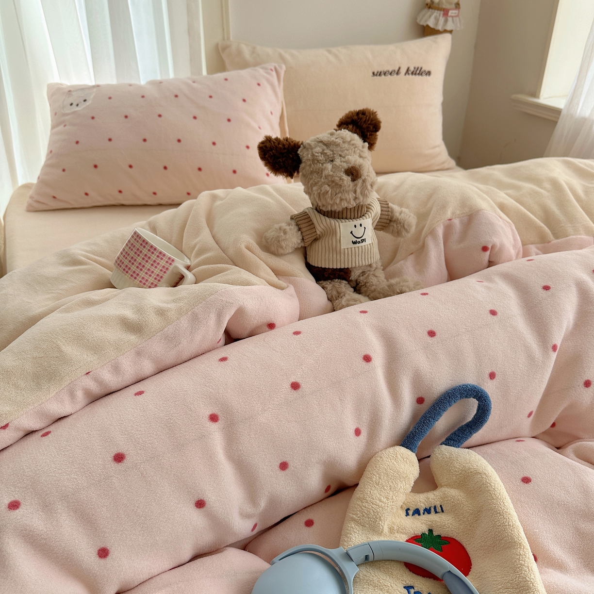 91家纺网 家纺一手货源 找家纺 顾里家纺 2025新款韩系兔毛贴布绣牛奶绒四件套 洛丽猫咪