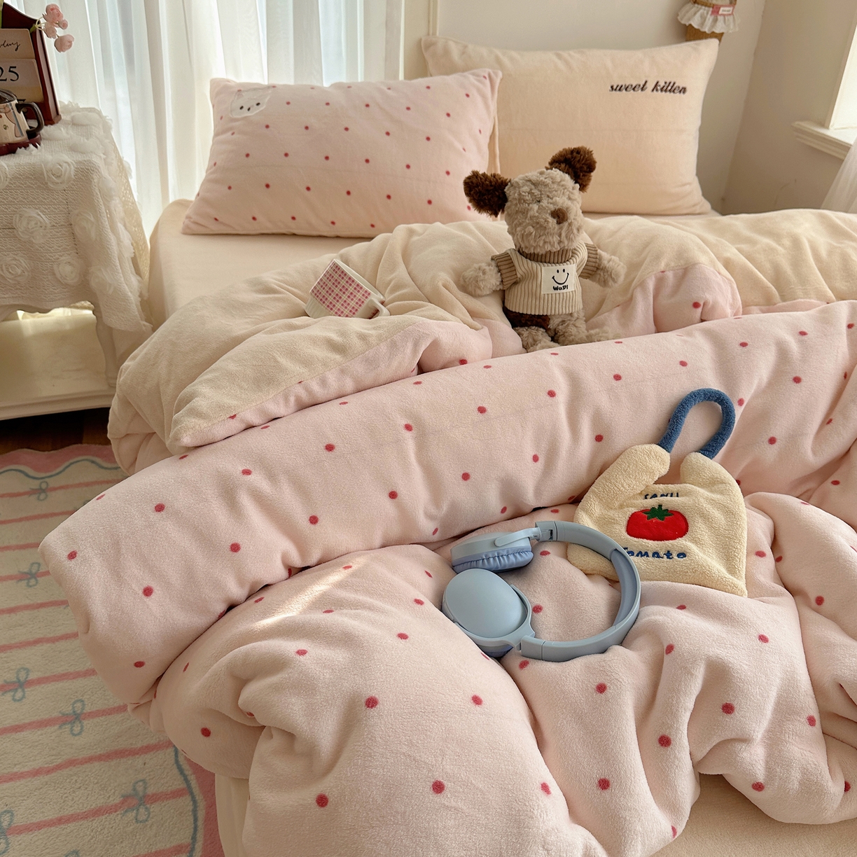 91家纺网 家纺一手货源 找家纺 顾里家纺 2025新款韩系兔毛贴布绣牛奶绒四件套 洛丽猫咪