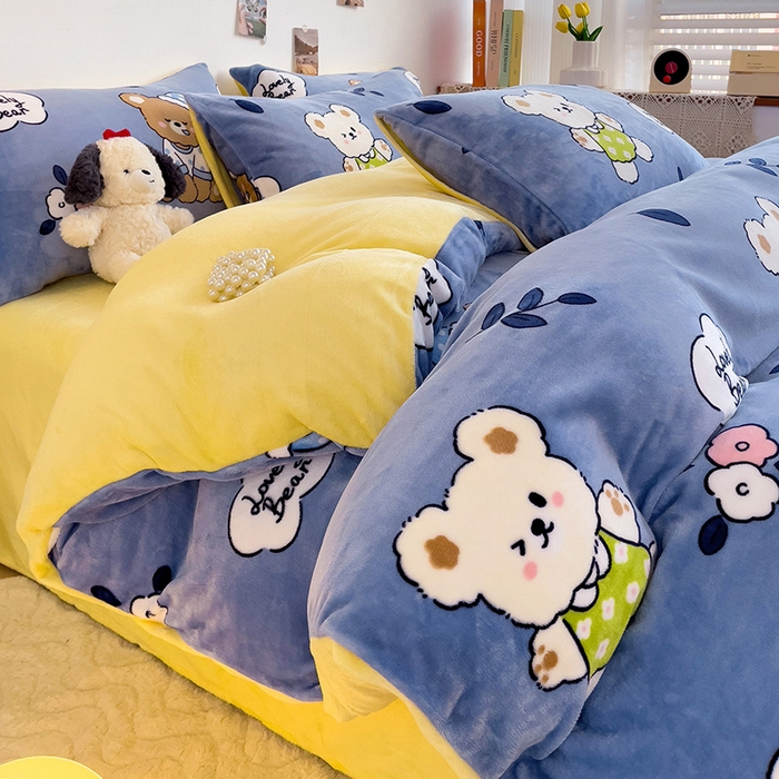 91家纺网 家纺一手货源 找家纺 西引力 2025新款亲肤舒适加厚牛奶绒印花四件套 花朵小熊