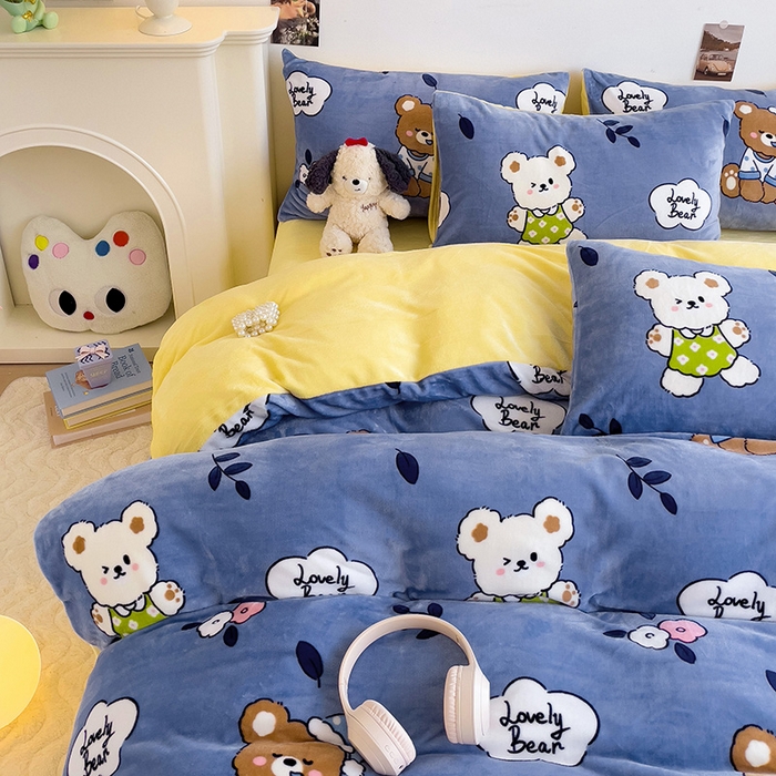 91家纺网 家纺一手货源 找家纺 西引力 2025新款亲肤舒适加厚牛奶绒印花四件套 花朵小熊