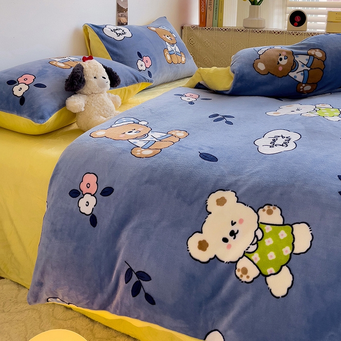 91家纺网 家纺一手货源 找家纺 西引力 2025新款亲肤舒适加厚牛奶绒印花四件套 花朵小熊