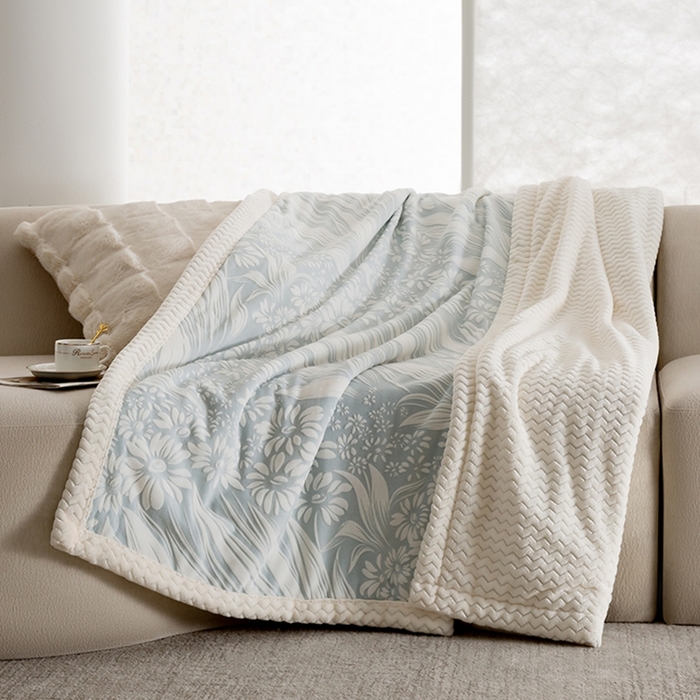 91家纺网 家纺一手货源 找家纺 （总）印季家纺 2025新款三层夹棉花卉款-雕花绒毛毯毯子多功能盖毯