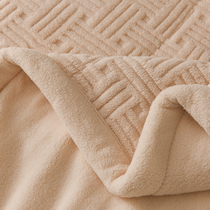 91家纺网 家纺一手货源 找家纺 （总）印季家纺 2025秋冬新款三层夹棉立体舒棉绒毛毯毯子多功能盖毯