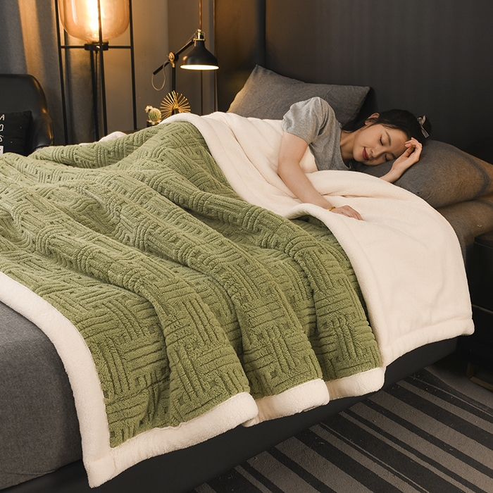 91家纺网 家纺一手货源 找家纺 印季家纺 2025秋冬新款三层夹棉立体舒棉绒毛毯毯子多功能盖毯 嫩绿