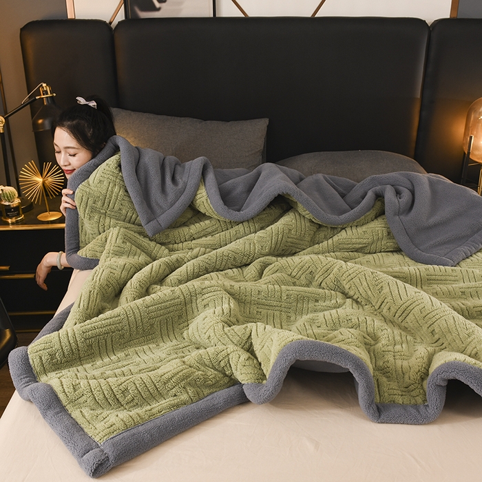 91家纺网 家纺一手货源 找家纺 印季家纺 2025秋冬新款三层夹棉立体舒棉绒毛毯毯子多功能盖毯 嫩绿+灰
