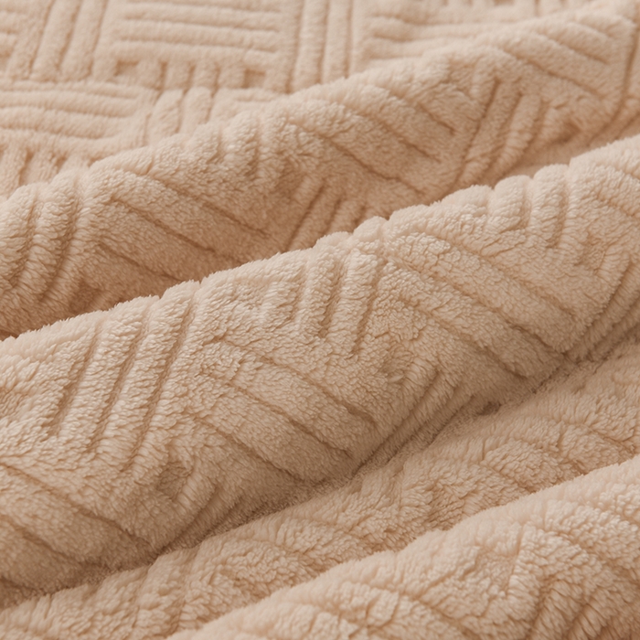 91家纺网 家纺一手货源 找家纺 印季家纺 2025秋冬新款三层夹棉立体舒棉绒毛毯毯子多功能盖毯 米白