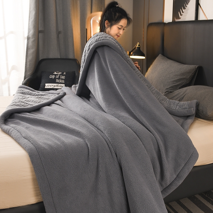 91家纺网 家纺一手货源 找家纺 印季家纺 2025秋冬新款三层夹棉立体舒棉绒毛毯毯子多功能盖毯 烟灰+灰