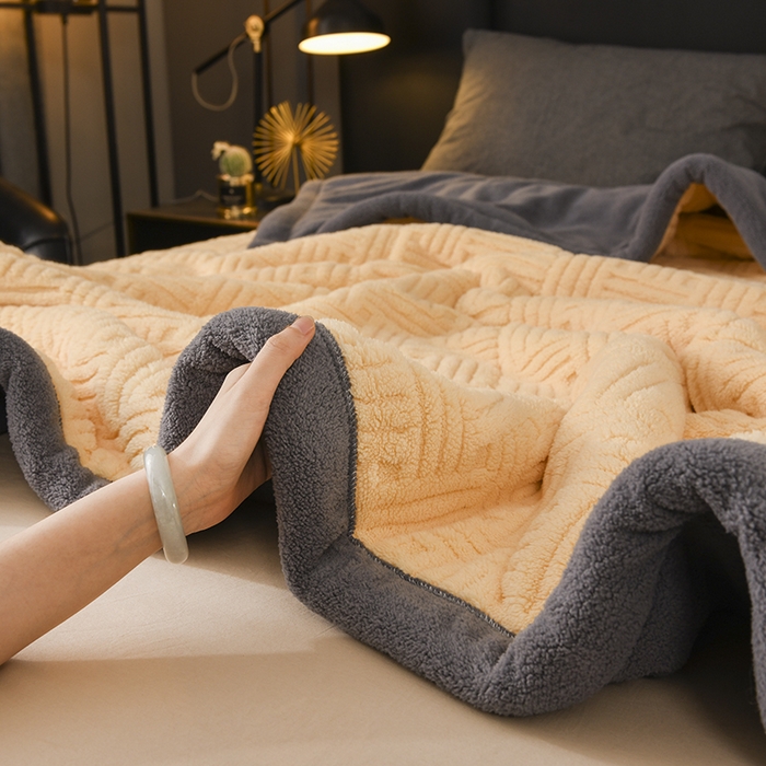 91家纺网 家纺一手货源 找家纺 印季家纺 2025秋冬新款三层夹棉立体舒棉绒毛毯毯子多功能盖毯 柠檬黄+灰