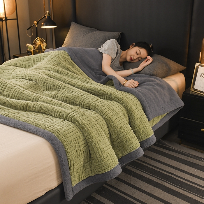 91家纺网 家纺一手货源 找家纺 印季家纺 2025秋冬新款三层夹棉立体舒棉绒毛毯毯子多功能盖毯 嫩绿+灰